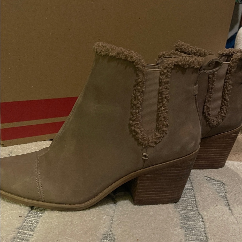 Toms Taupe Faux-Shearling Trim Ankle Boots